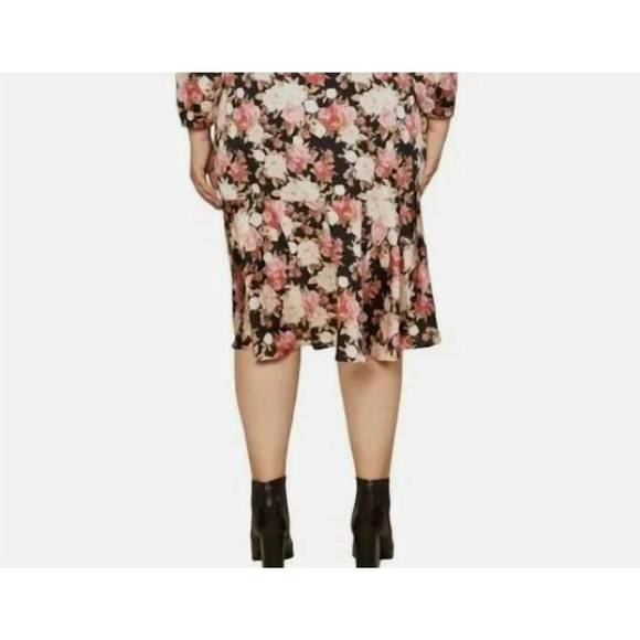 NEW SKIES ARE BLUE plus rose print ruffle trim floral wrap midi dress in black - Picture 2 of 3